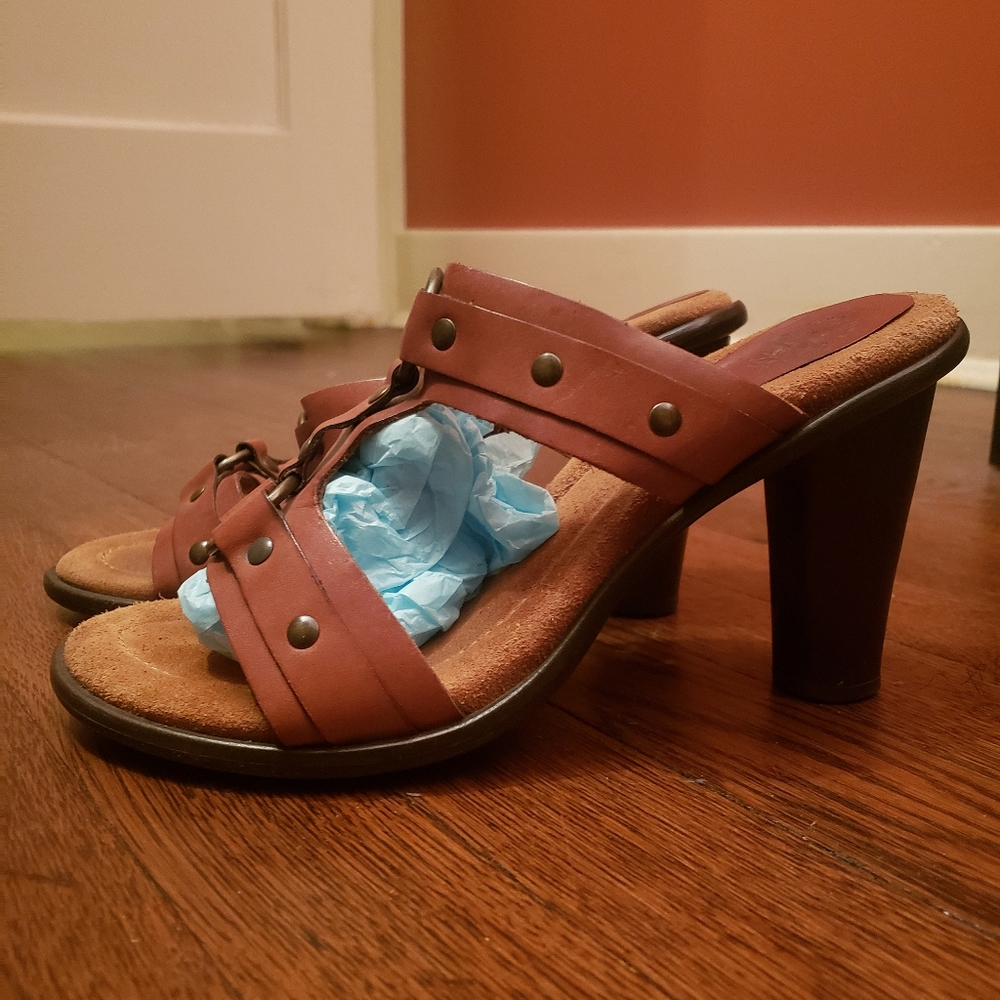 Frye Cognac Leather Ring-Detail Slide Sandals - Picture 4 of 4